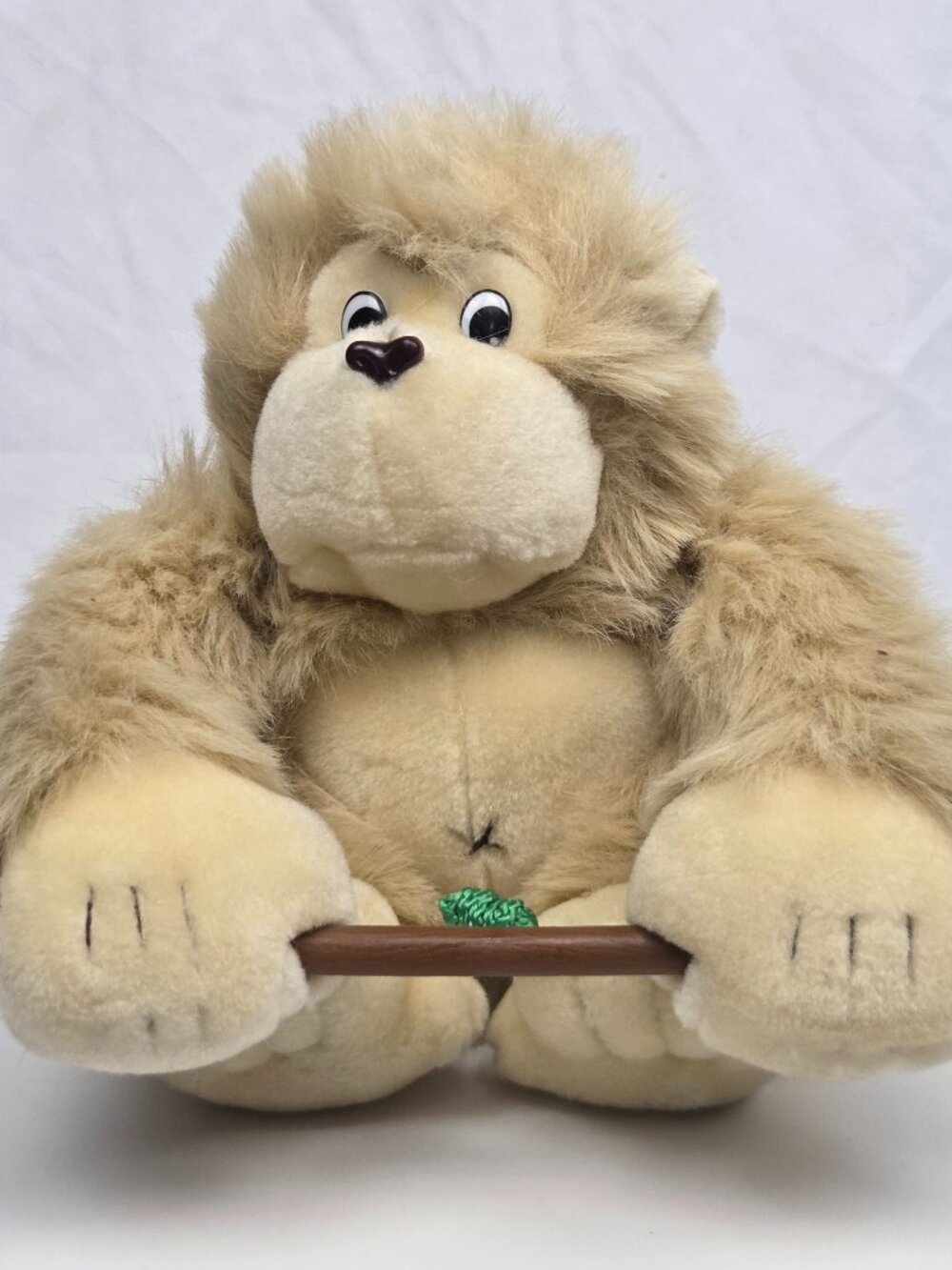 Excalibur Souvenir Blond Gorilla Trapeze Monkey 12" Fluffy Plush Collectible Toy